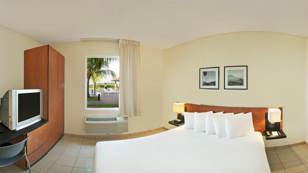 Comfort Inn Real La Union Luaran gambar
