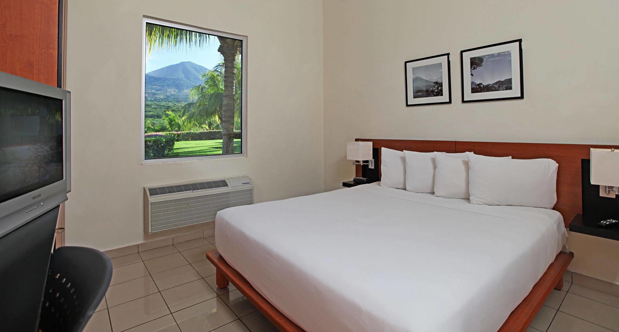 Comfort Inn Real La Union Luaran gambar