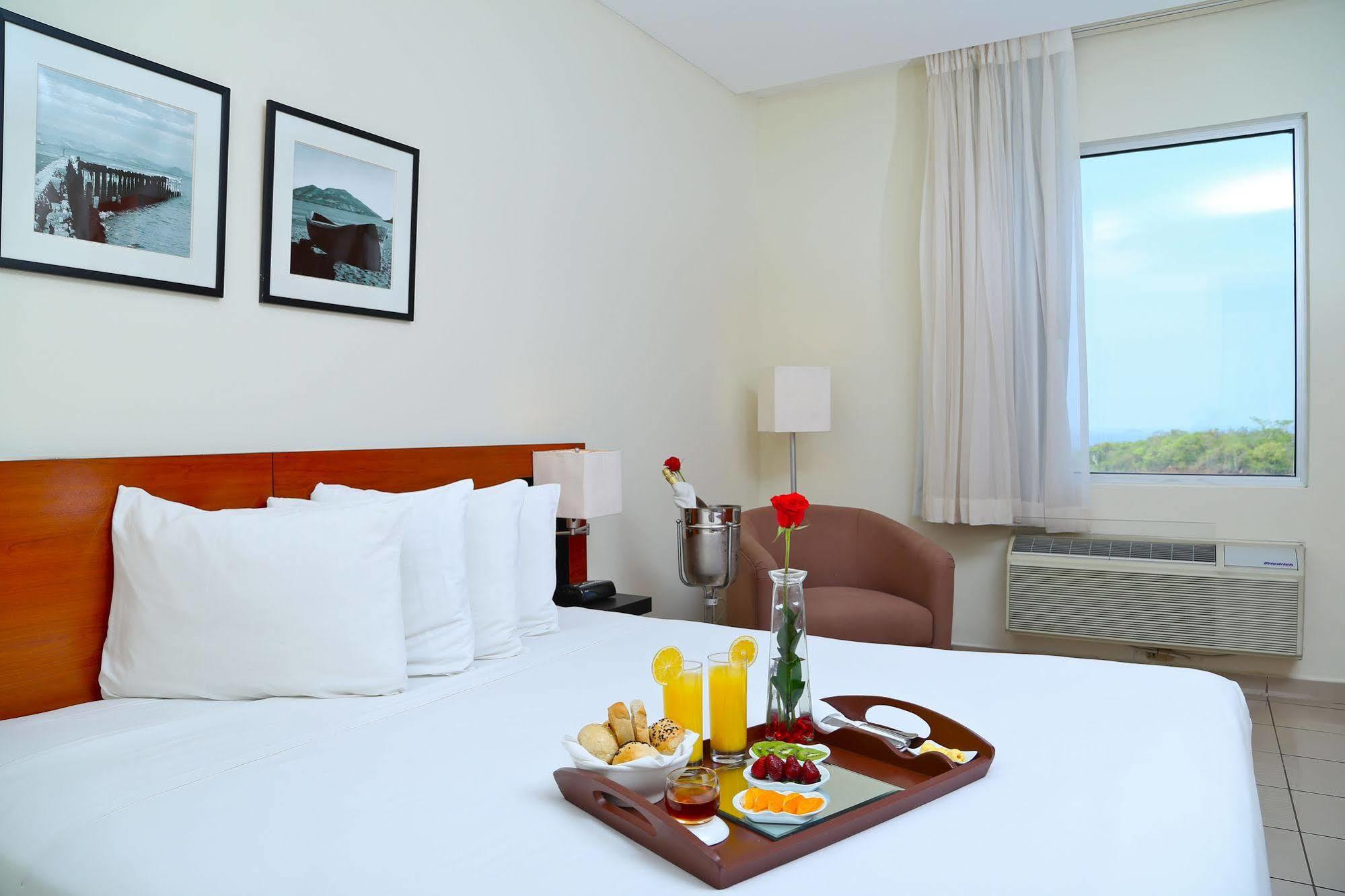 Comfort Inn Real La Union Luaran gambar